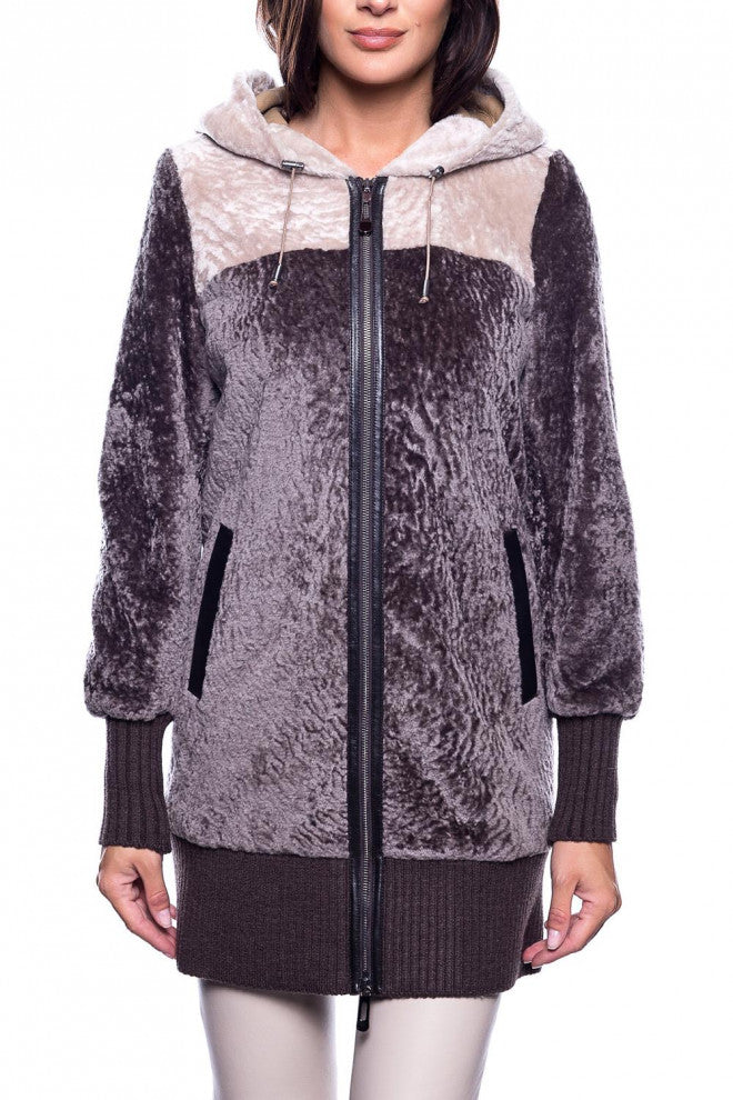 Autre vue de face du blouson PRUNE en mouton et cuir d'agneau, montrant ses détails de conception et sa qualité de fabrication.