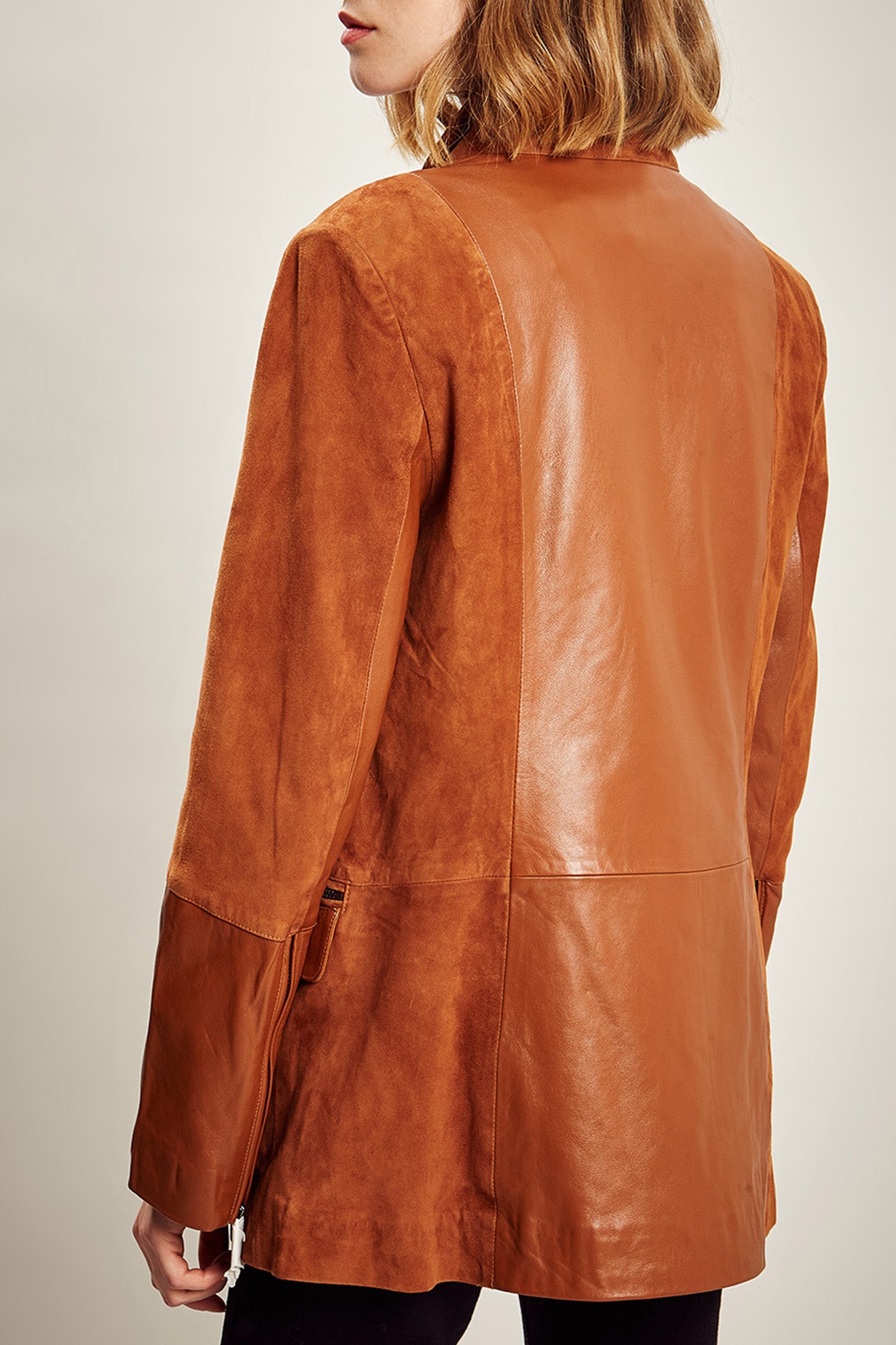 veste Emilda velours de la marque giorgio y mario en véritable cuir et daim pour femme de couleur camel marron