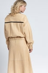 Blouson femme en cuir d'agneau oversize bicolor HELLA de chez Giorgio & Mario modèle porté de dos manches longues