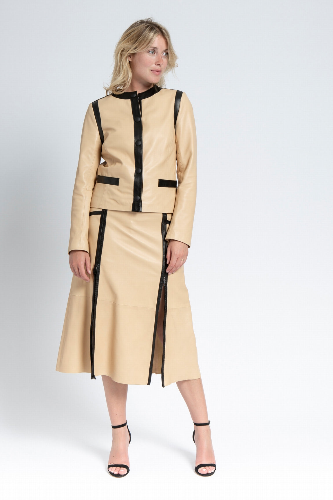 Veste droite pour femme de chez Giorgio&Mario, style tendance et moderne disponible sur l'outlet