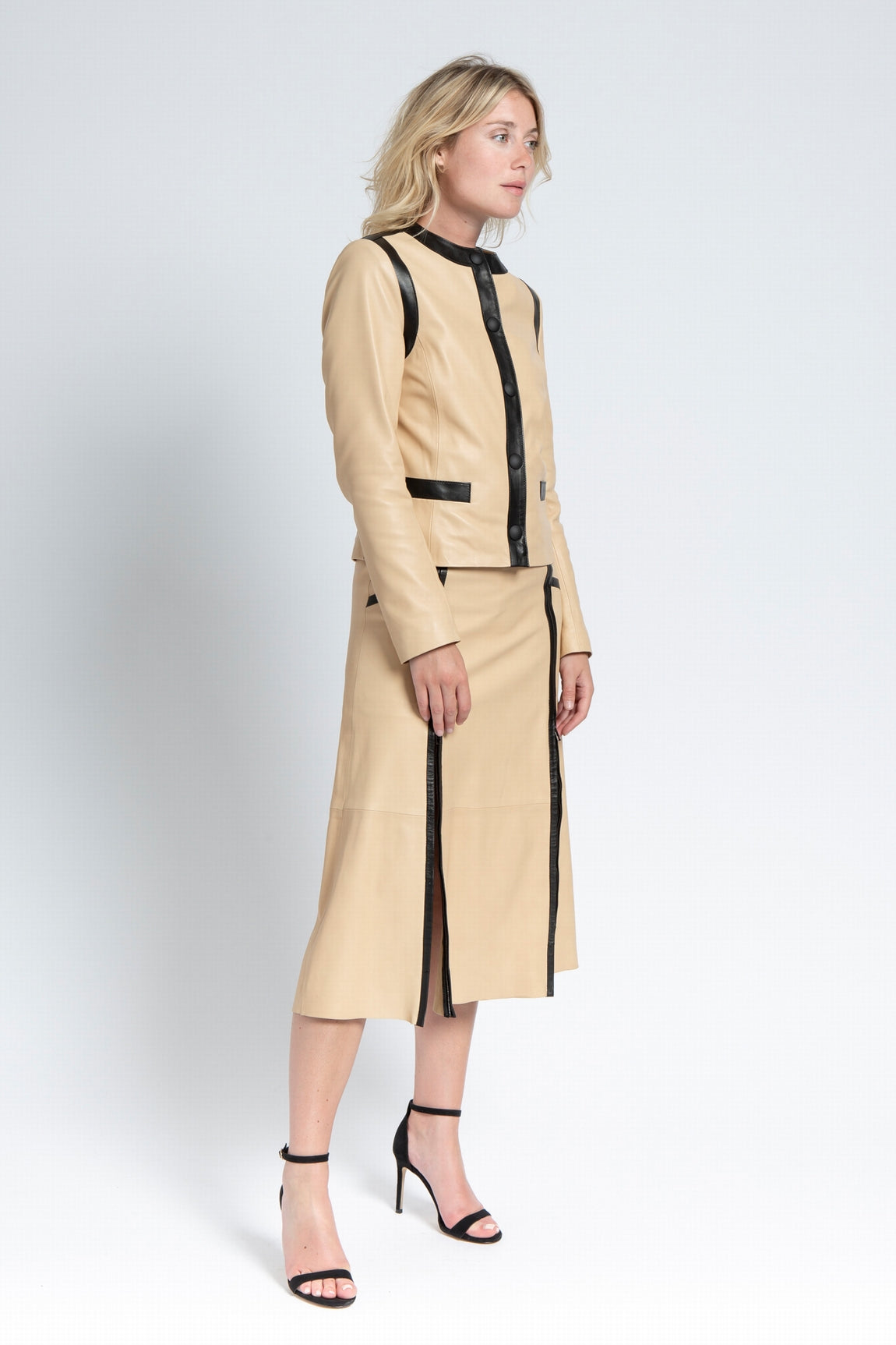 Veste droite pour femme de chez Giorgio&Mario, style tendance et moderne disponible sur l'outlet